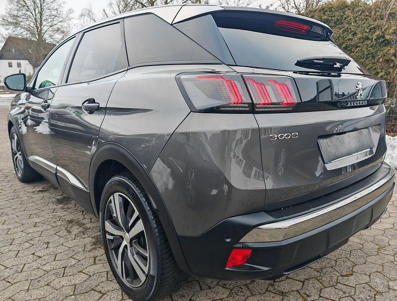 Gebraucht Peugeot 3008 Allure 131 PS (96 kW) 2022 Grau SUV