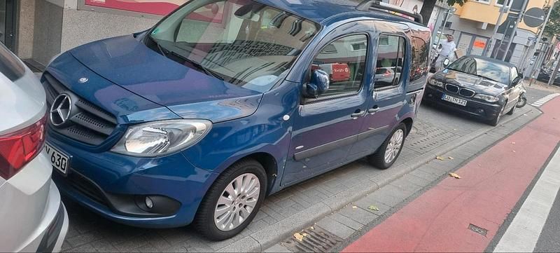 Blau Gebraucht 2014 Mercedes Citan 109 Limousine | 6.900 € (Superpreis) - Bild 1/4