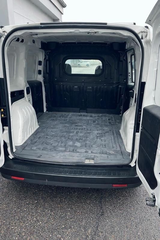 Gebraucht Opel Combo 95 PS (69 kW) 2016 Weiß Van / Kleinbus