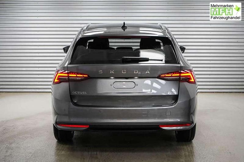 Neu Skoda Octavia Selection 150 PS (110 kW) 2026 Graphite grau metallic (5x) Kombi
