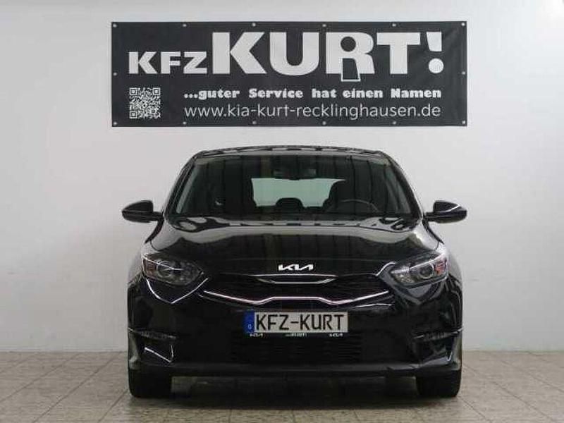Gebraucht Kia Ceed 160 PS (117 kW) 2022 Zilinaschwarz metallic (metallic) Kleinwagen