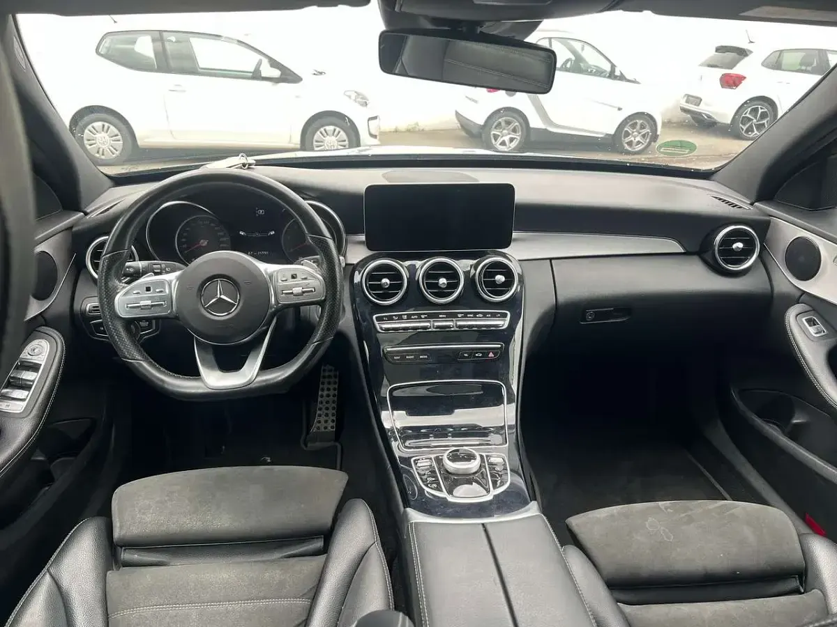 Gebraucht Mercedes C220 AMG line 194 PS (142 kW) 2019 Ung. schwarz  unilack Kombi