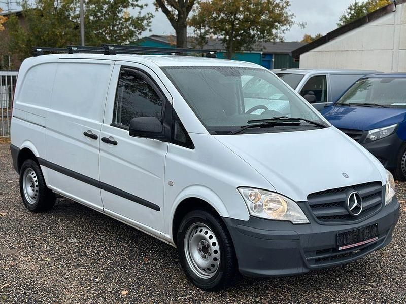 Weiß Gebraucht 2011 Mercedes Vito Van / Kleinbus | 7.990 € (Fairer Preis) - Bild 1/4