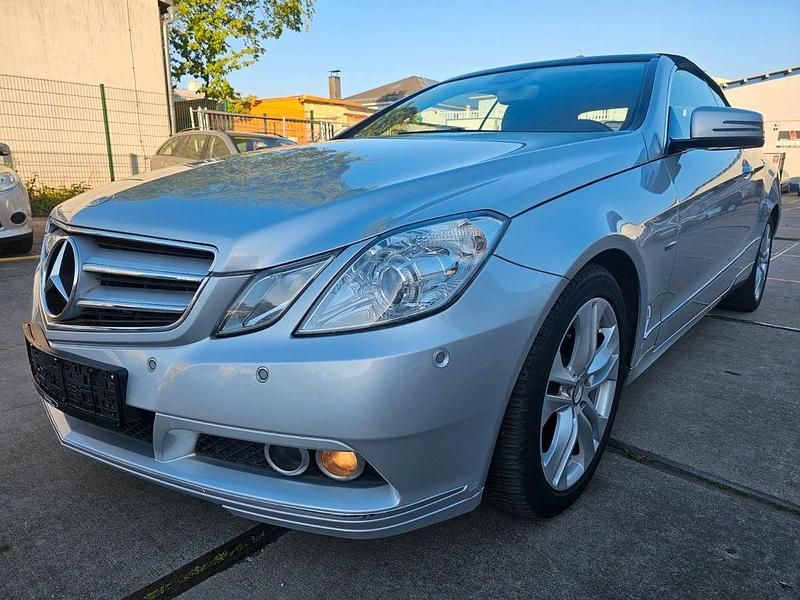 Second-hand Mercedes E200 184 CP (135 kW) 2011 Argintiu Cabrio