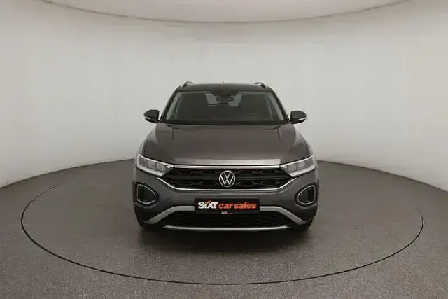 Second-hand VW T-Roc Life 110 CP (80 kW) 2023 Gri SUV