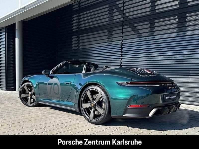 Neu Porsche 992 541 PS (397 kW) 2026 Gruen Cabrio