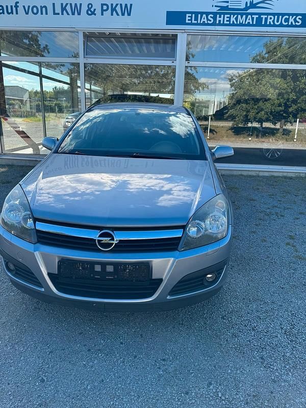 Blau Gebraucht 2006 Opel Astra Limousine | 3.600 € (Etwas zu teuer) - Bild 1/4