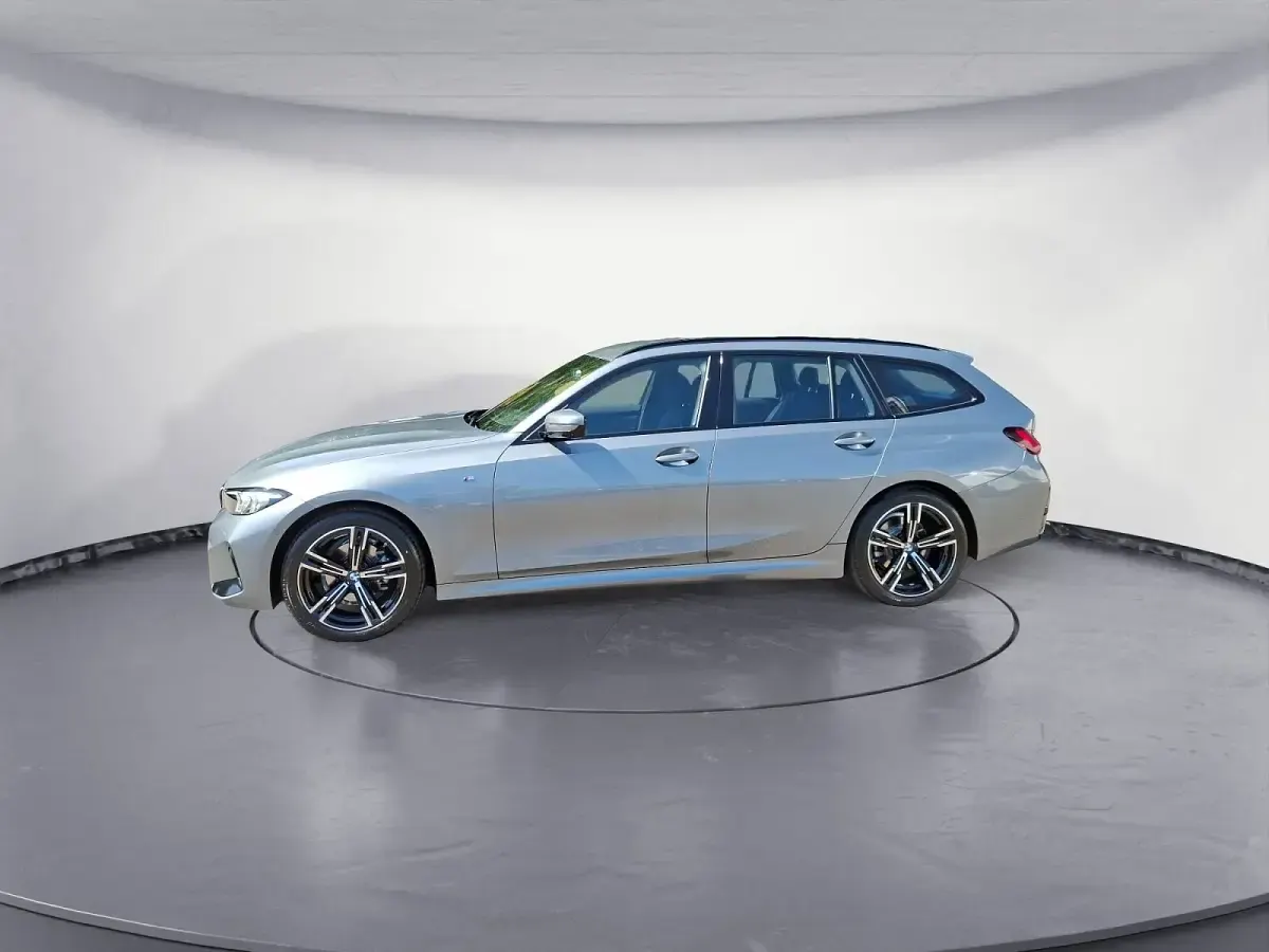 Gebraucht BMW 318 M Sport 156 PS (114 kW) 2025 Grau Kombi