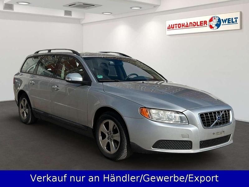 Gebraucht Volvo V70 136 PS (100 kW) 2009 Silber Kombi