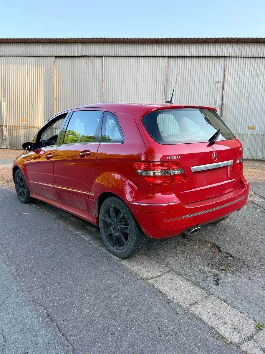 Gebraucht Mercedes B200 108 PS (79 kW) 2006 Rot Van / Kleinbus