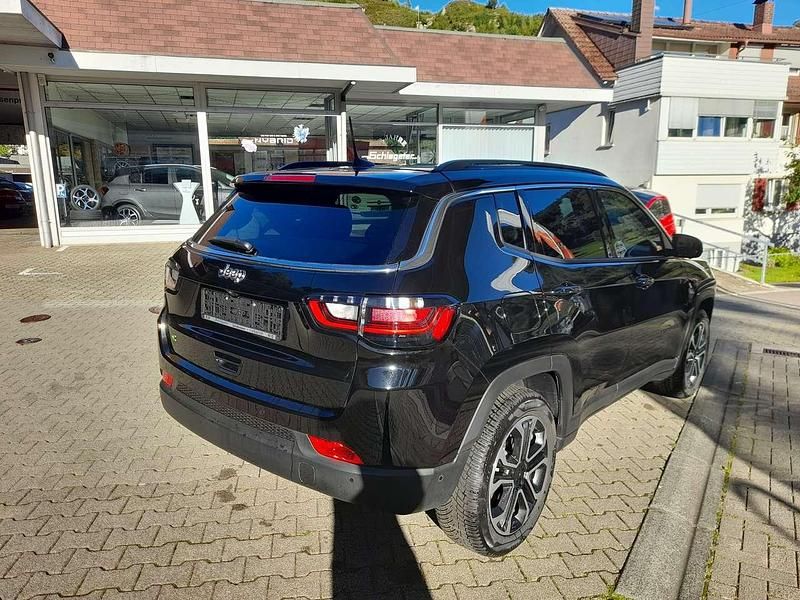 Gebraucht Jeep Compass Limited 131 PS (96 kW) 2024 Solid black SUV