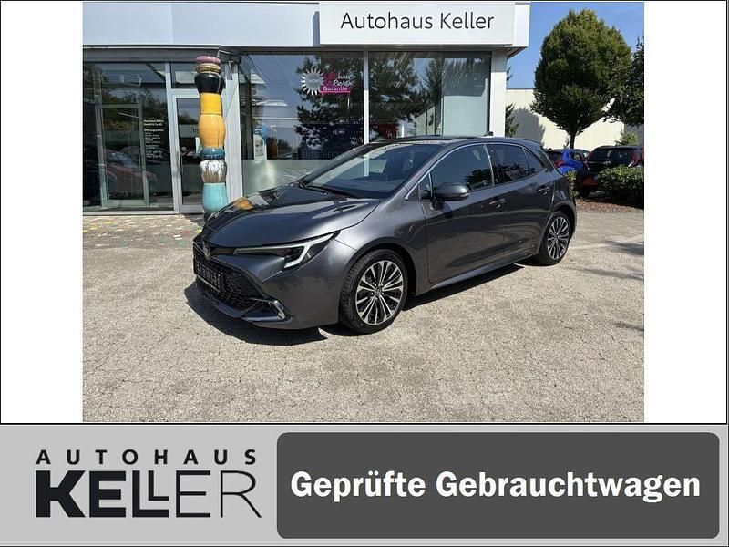 Marlingrau metallic Gebraucht 2023 Toyota Corolla Team Limousine | 26.760 € (Fairer Preis) - Bild 1/4