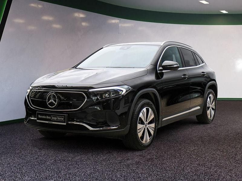 Gebraucht Mercedes EQA250 Progressive 139 kW (190 PS) 2023 Schwarz / nachtschwarz SUV