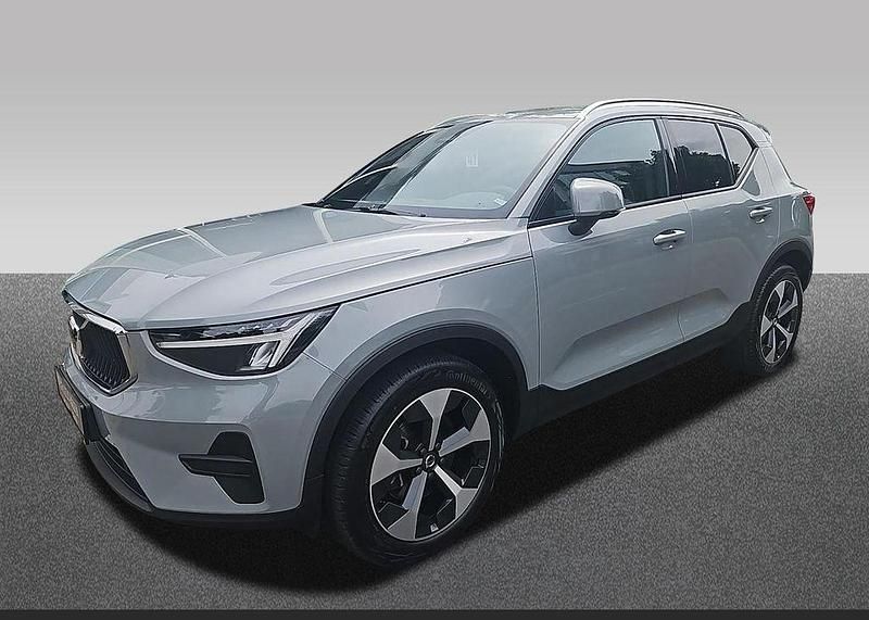 Grau Gebraucht 2024 Volvo XC40 Comfort SUV | 33.998 € (Guter Preis) - Bild 1/4