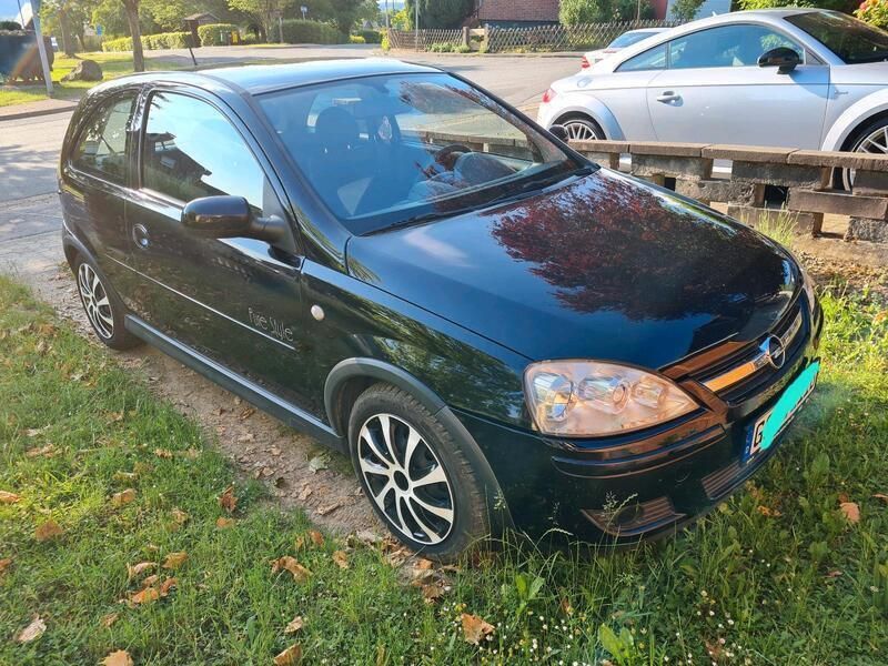 Schwarz Gebraucht 2005 Opel Corsa Kleinwagen | 1.700 € (Fairer Preis) - Bild 1/4