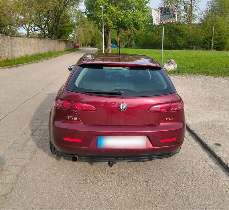 Second-hand Alfa Romeo 159 170 CP (125 kW) 2010 Roșu Break