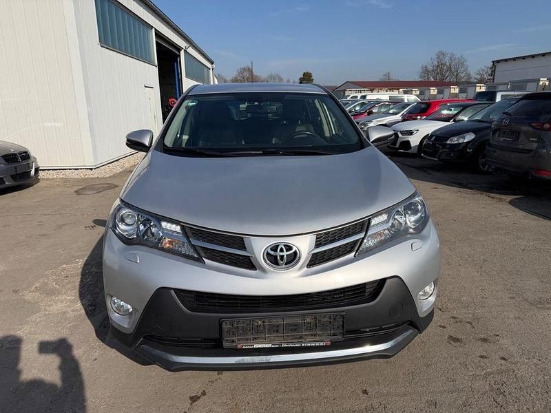 Gebraucht Toyota RAV4 Executive 150 PS (110 kW) 2015 Silber SUV