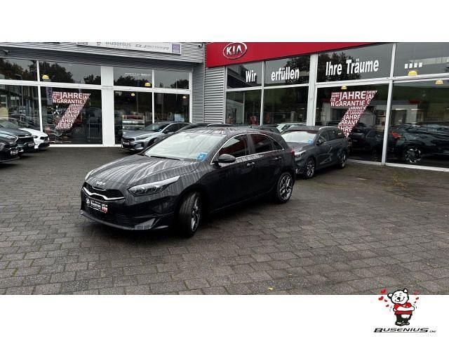 Neu Kia Ceed Style 140 PS (102 kW) 2025 Grau Kleinwagen