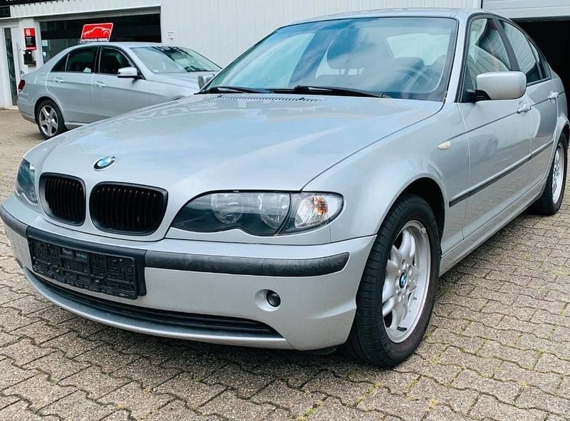 Silber Gebraucht 2003 BMW 318 Limousine | 1.750 € (Guter Preis) - Bild 1/4