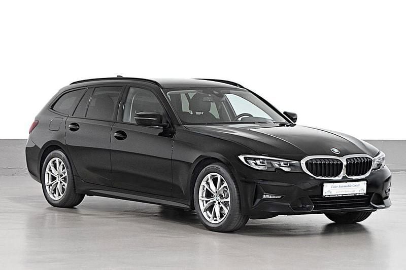 Schwarz Gebraucht 2021 BMW 320 Sport Line Kombi | 22.990 € (Fairer Preis) - Bild 1/4