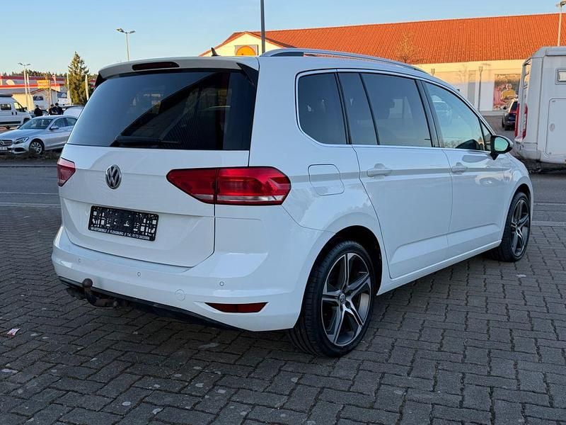 Gebraucht VW Touran Highline 150 PS (110 kW) 2018 Weiß Van / Kleinbus