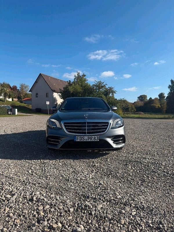 Grau Gebraucht 2019 Mercedes S560 AMG line Plus Limousine | 58.000 € (Guter Preis) - Bild 1/4