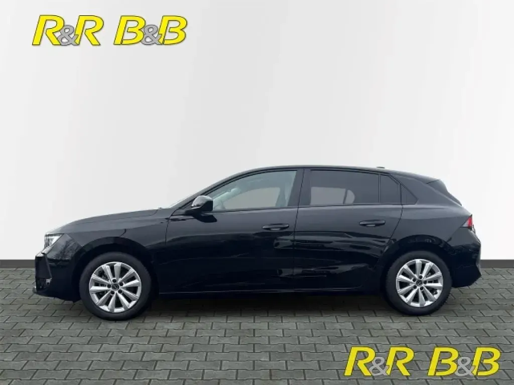Gebraucht Opel Astra Elegance 131 PS (96 kW) 2024 Metallic) (schwarz Limousine
