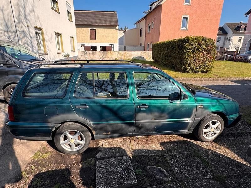 Gebraucht VW Golf III 75 PS (55 kW) 1998 Grün Kombi