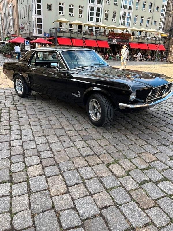 Używany Ford V8 230 KM (169 kW) 1968 Czarny Coupe