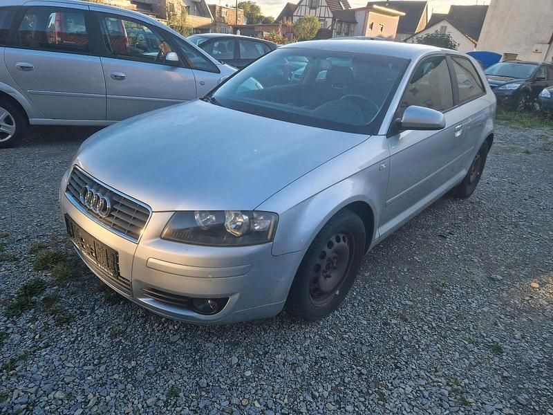 Grau Gebraucht 2004 Audi A3 Kleinwagen | 1.200 € (Superpreis) - Bild 1/4