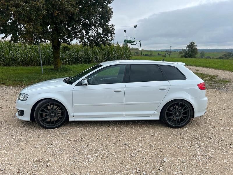 Weiß Gebraucht 2012 Audi S3 Sport Kleinwagen | 18.300 € (Teuer) - Bild 1/4
