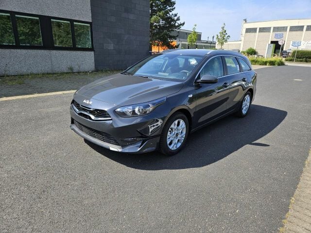 Silber Neu 2024 Kia Ceed Vision Kombi | 20.970 € (Guter Preis) - Bild 1/4