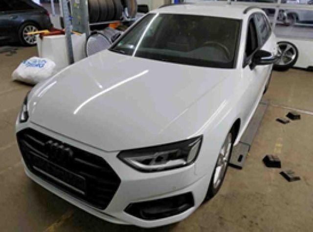 Gebraucht Audi A4 S-Line 150 PS (110 kW) 2023 Weiß Kombi