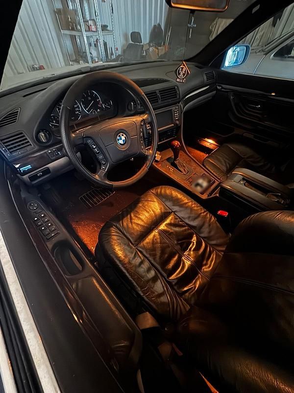 Gebraucht BMW 728 197 PS (144 kW) 1998 Blau Limousine