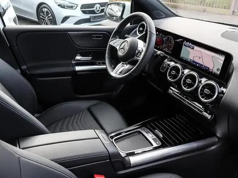 Gebraucht Mercedes E250 Progressive 163 PS (119 kW) 2024 Weiss polarweiß Kombi