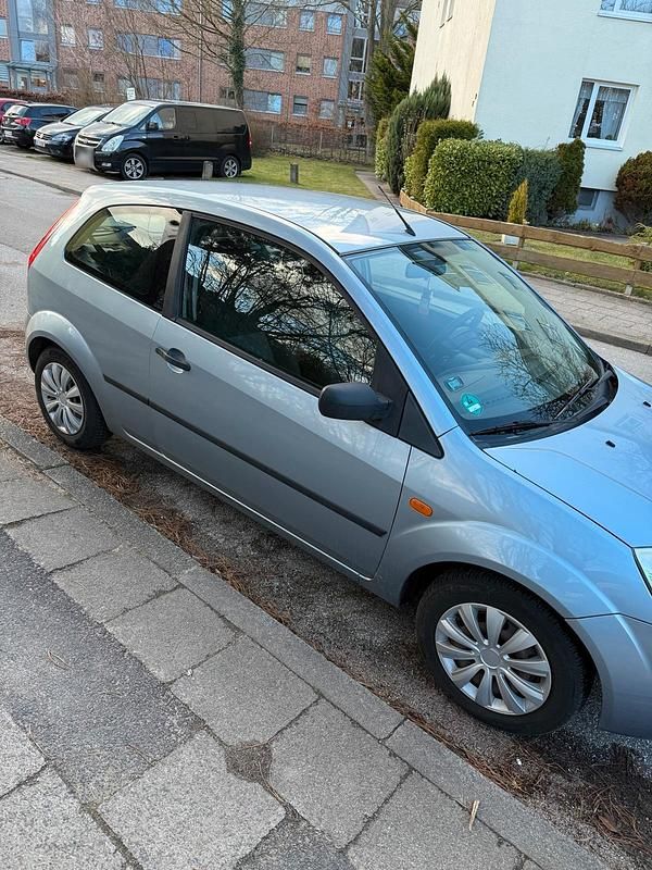 Gebraucht Ford Fiesta 60 PS (44 kW) 2005 Blau Kleinwagen