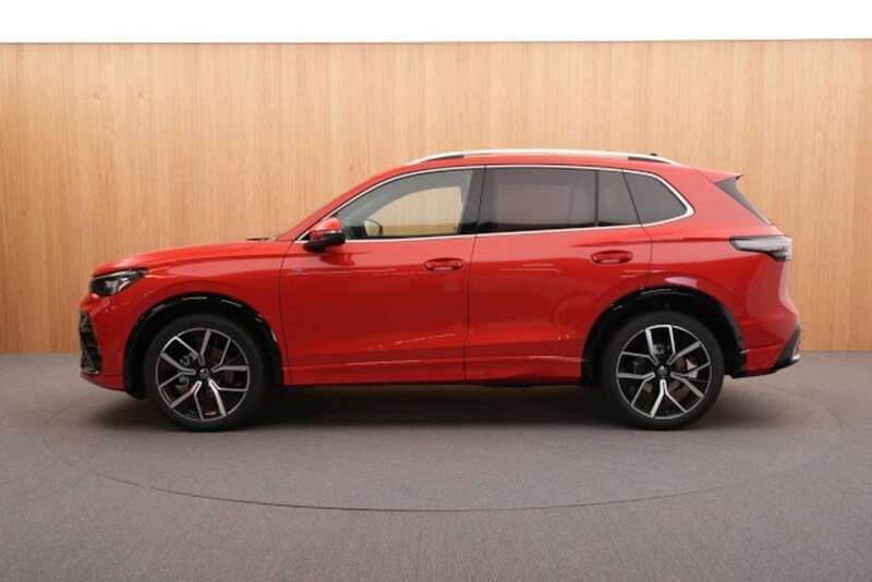 Usata VW Tiguan R-line 150 CV (110 kW) 2024 Rosso SUV