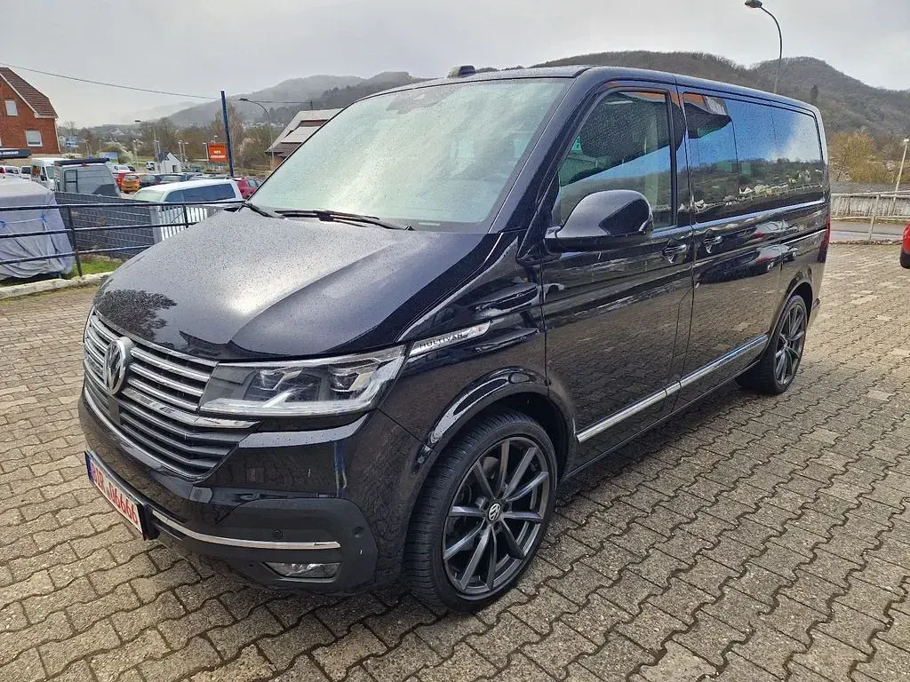 Gebraucht VW Multivan Highline 230 PS (169 kW) 2021 Schwarz Van / Kleinbus