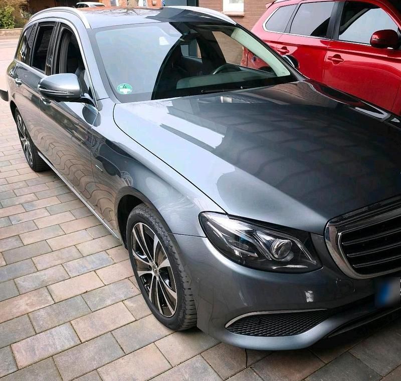 Gebraucht Mercedes E300 Exclusive 306 PS (225 kW) 2020 Grau Kombi