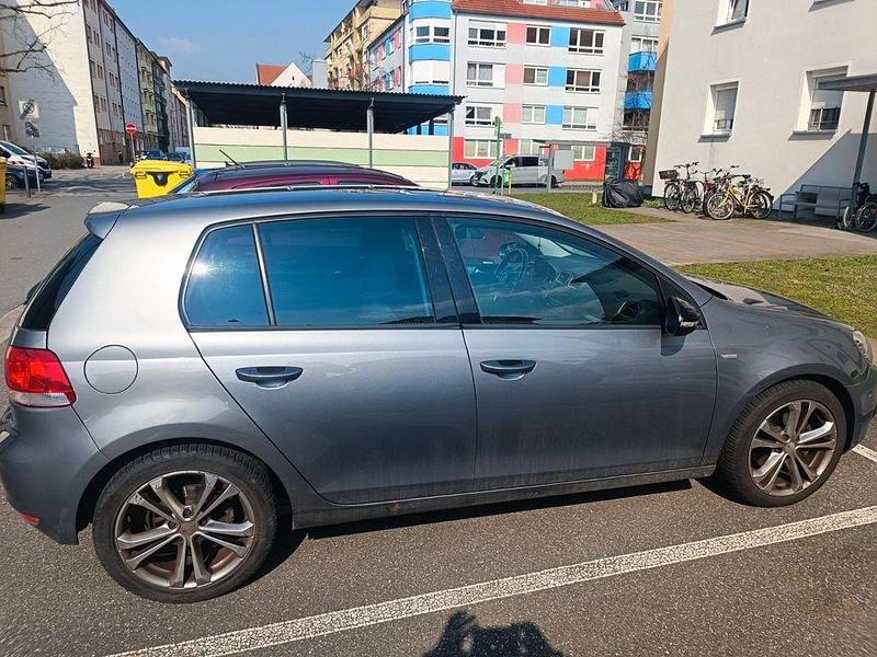Gebraucht VW Golf VII Match 122 PS (89 kW) 2012 Grau Limousine