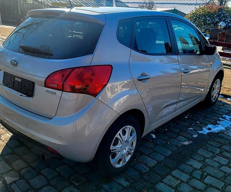 Gebraucht Kia Venga 128 PS (94 kW) 2010 Silber Kleinwagen