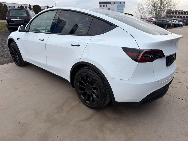 Gebraucht Tesla Model Y Standard Range 255 kW (347 PS) 2023 Weiß SUV