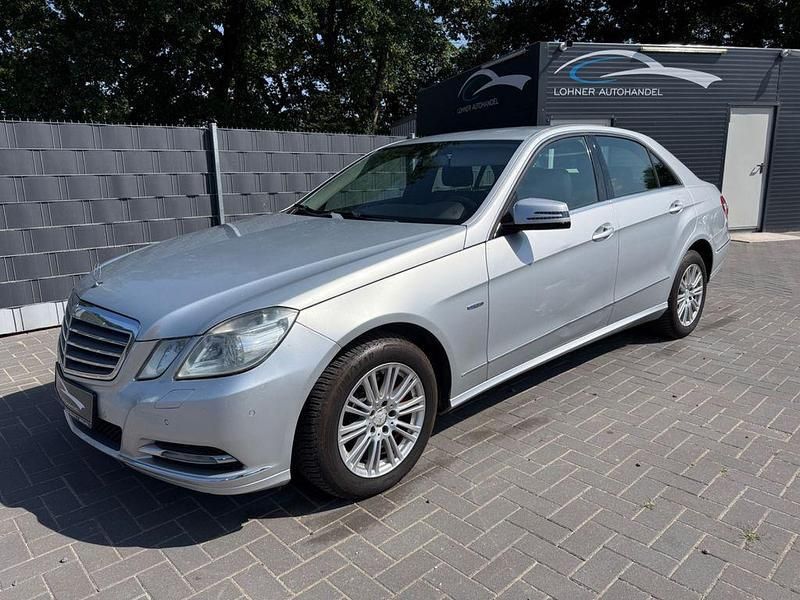 Silber Gebraucht 2010 Mercedes E220 Limousine | 8.499 € (Guter Preis) - Bild 1/4
