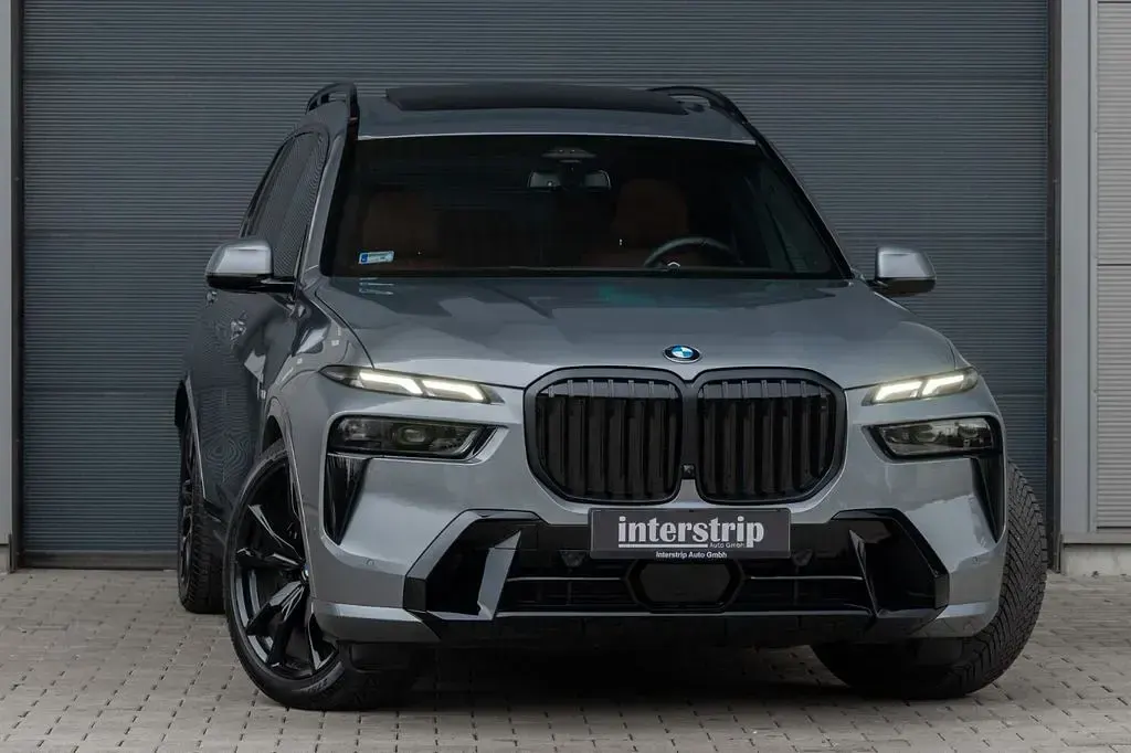 Gebraucht BMW X7 M Sport 352 PS (258 kW) 2025 Grau SUV
