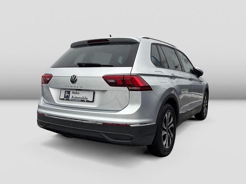 Gebraucht VW Tiguan Active 122 PS (89 kW) 2021 Silber SUV
