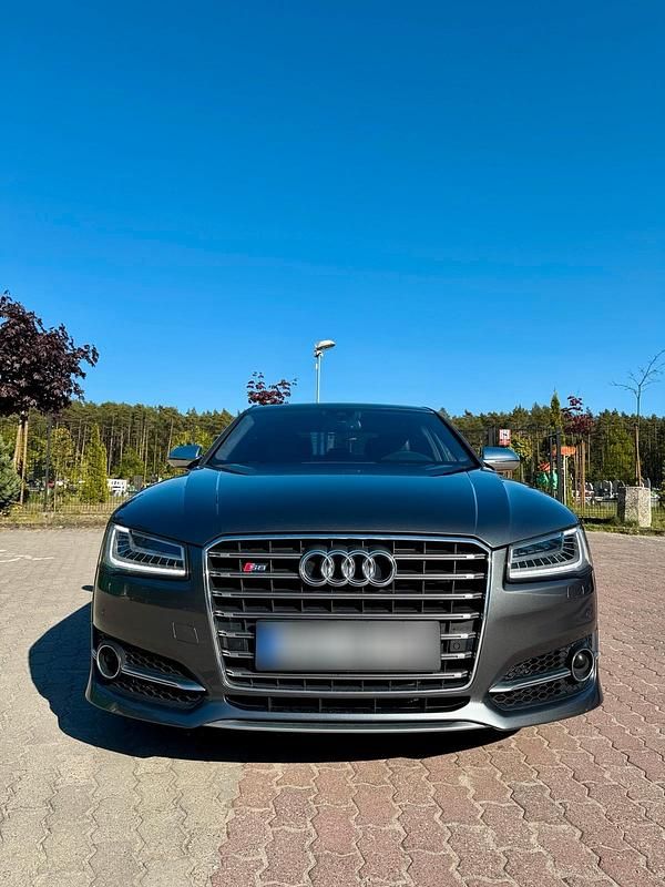 Second-hand Audi S8 plus 605 CP (444 kW) 2017 Gri Berlinǎ