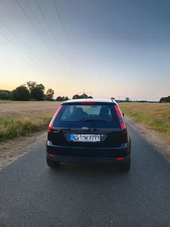 Gebraucht Ford Fiesta 69 PS (50 kW) 2004 Blau Kleinwagen