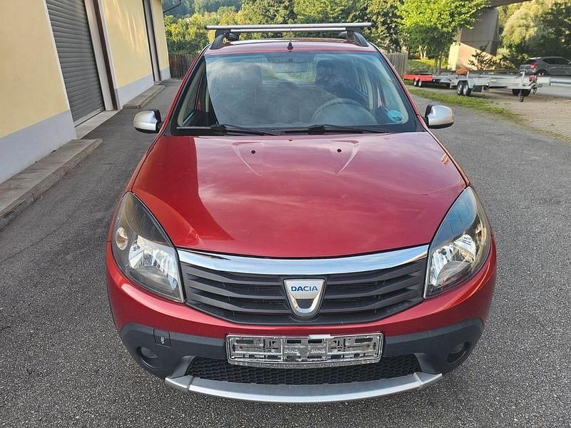 Rot Gebraucht 2009 Dacia Sandero Stepway Kleinwagen | 3.500 € (Fairer Preis) - Bild 1/4