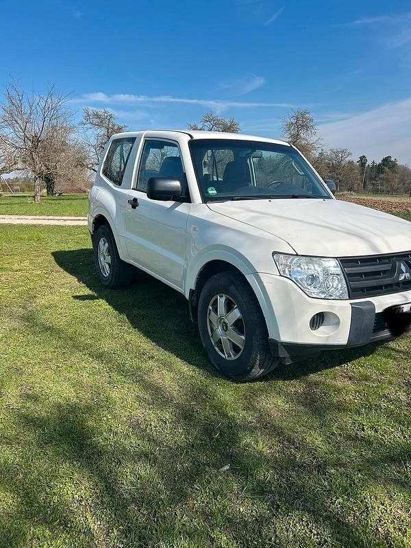 Gebraucht Mitsubishi Pajero 200 PS (147 kW) 2011 Weiß SUV