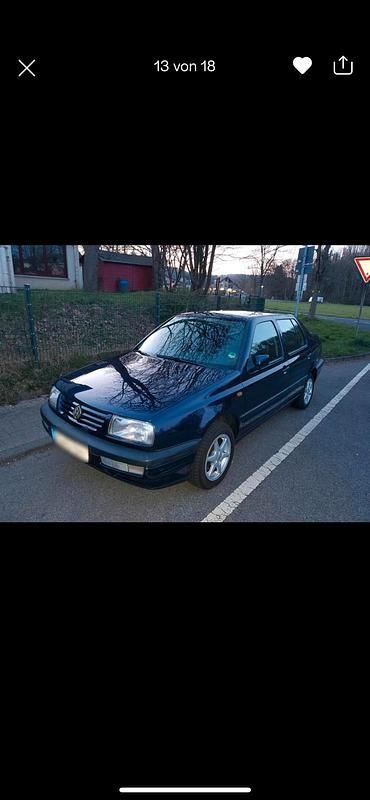 Blau Gebraucht 1998 VW Vento Limousine | 800 € - Bild 1/4
